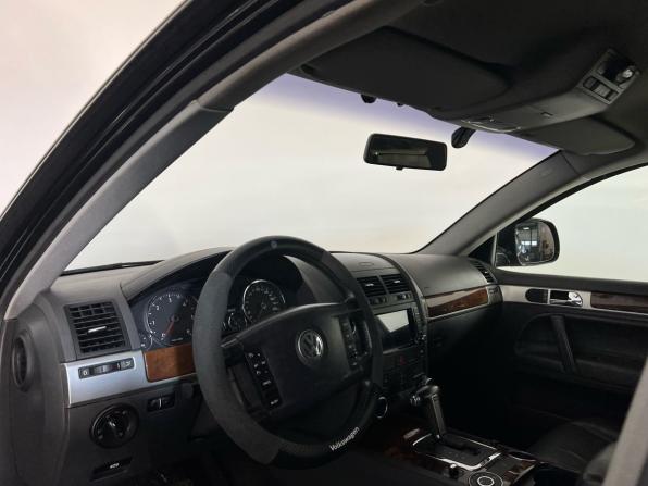 Volkswagen Touareg I Рестайлинг с пробегом 2008 года, цена 999 000 рублей, 232000 км, внедорожник, Автокод Объявления