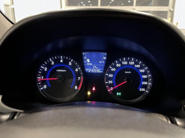 Hyundai Solaris I с пробегом 2011 года, цена 640 000 рублей, 240596 км, седан, Автокод Объявления