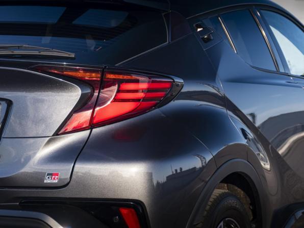 Toyota C-HR I Рестайлинг с пробегом 2022 года, цена 2 100 000 рублей, 140729 км, внедорожник, Автокод Объявления