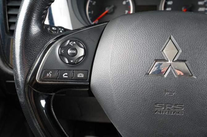 Mitsubishi Outlander III Рестайлинг 2 с пробегом 2017 года, цена 1 949 000 рублей, 13323 км, внедорожник, Автокод Объявления