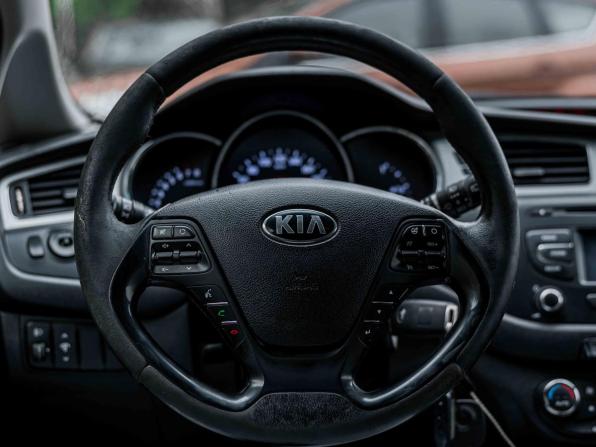 Kia Ceed II с пробегом 2014 года, цена 916 000 рублей, 231728 км, хэтчбек, Автокод Объявления