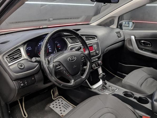 Kia Ceed II Рестайлинг с пробегом 2018 года, цена 1 245 000 рублей, 189618 км, универсал, Автокод Объявления