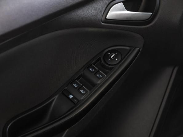 Ford Focus III с пробегом 2013 года, цена 799 000 рублей, 172000 км, хэтчбек, Автокод Объявления