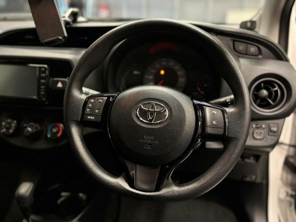 Toyota Vitz III (XP130) Рестайлинг 2 с пробегом 2019 года, цена 977 000 рублей, 91044 км, хэтчбек, Автокод Объявления