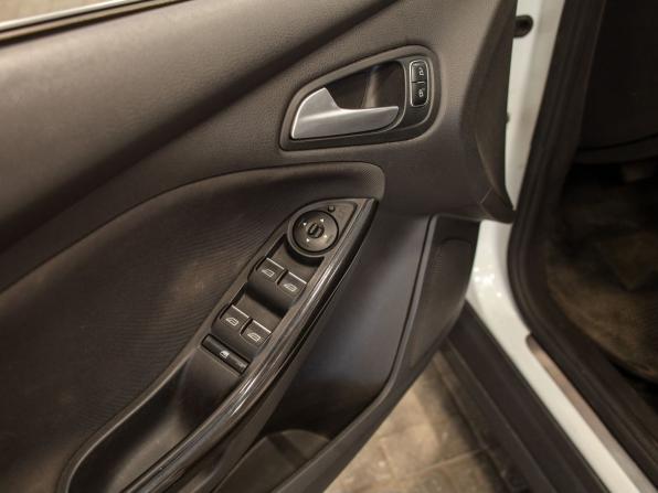 Ford Focus III Рестайлинг с пробегом 2016 года, цена 930 000 рублей, 173702 км, хэтчбек, Автокод Объявления