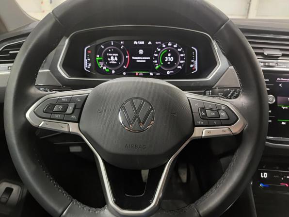 Volkswagen Tiguan II Рестайлинг с пробегом 2021 года, цена 3 763 000 рублей, 69643 км, внедорожник, Автокод Объявления