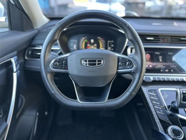 Geely Atlas Pro с пробегом 2022 года, цена 2 100 000 рублей, 30514 км, внедорожник, Автокод Объявления