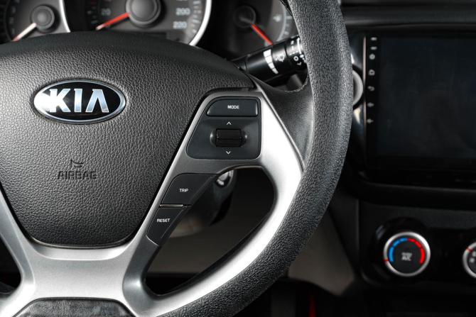 Kia Rio III Рестайлинг с пробегом 2016 года, цена 1 199 000 рублей, 96000 км, седан, Автокод Объявления