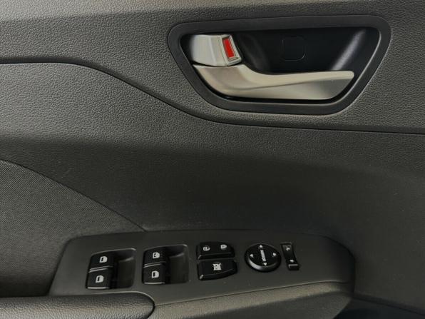 Hyundai Solaris II Рестайлинг с пробегом 2021 года, цена 1 670 000 рублей, 64062 км, седан, Автокод Объявления