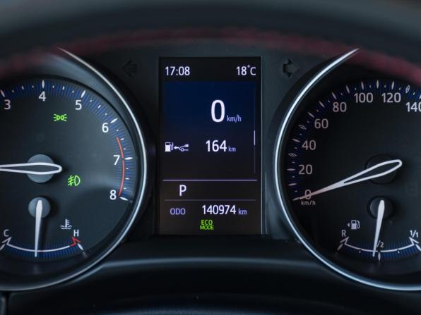 Toyota C-HR I Рестайлинг с пробегом 2022 года, цена 2 100 000 рублей, 140729 км, внедорожник, Автокод Объявления