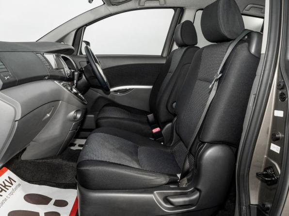 Toyota ISis I Рестайлинг с пробегом 2009 года, цена 1 120 300 рублей, 151614 км, компактвэн, Автокод Объявления
