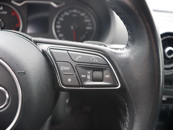 Audi A3 III (8V) Рестайлинг с пробегом 2018 года, цена 1 999 000 рублей, 118225 км, седан, Автокод Объявления