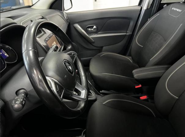 Renault Sandero II Рестайлинг с пробегом 2019 года, цена 999 000 рублей, 117894 км, хэтчбек, Автокод Объявления