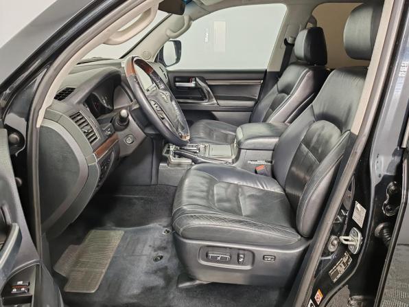 Toyota Land Cruiser 200 Series Рестайлинг 2 с пробегом 2015 года, цена 3 830 000 рублей, 382361 км, внедорожник, Автокод Объявления