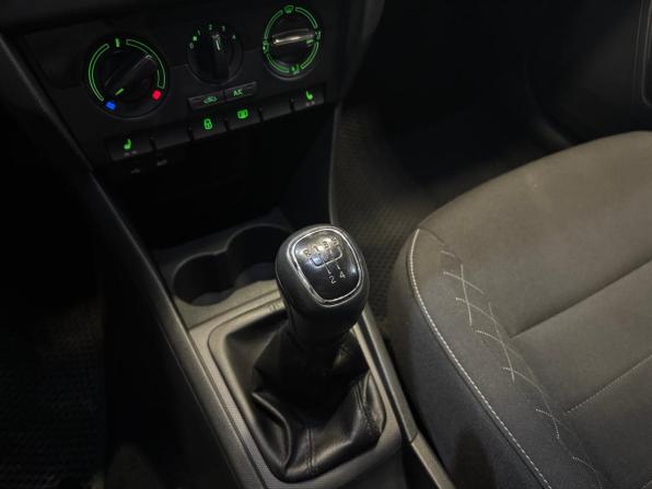 Skoda Rapid I Рестайлинг с пробегом 2018 года, цена 979 000 рублей, 195657 км, лифтбек, Автокод Объявления