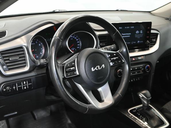 Kia Ceed III Рестайлинг с пробегом 2022 года, цена 2 450 000 рублей, 56577 км, хэтчбек, Автокод Объявления