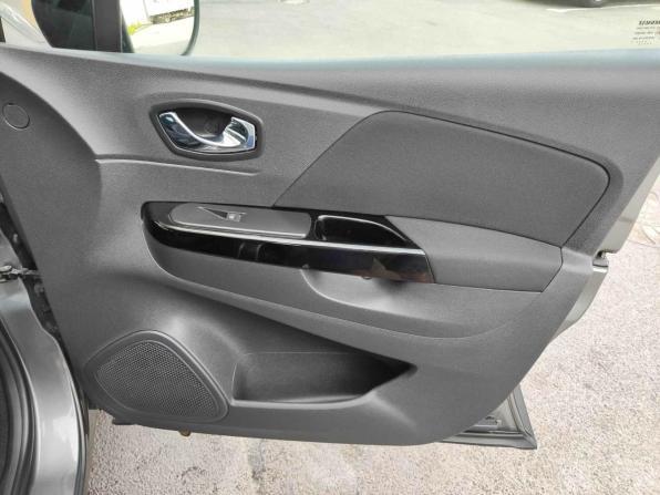 Renault Kaptur I с пробегом 2017 года, цена 1 245 000 рублей, 121003 км, внедорожник, Автокод Объявления
