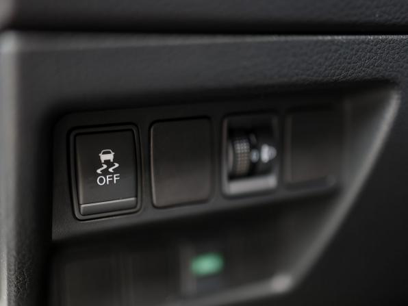 Nissan Qashqai II с пробегом 2015 года, цена 1 559 000 рублей, 97510 км, внедорожник, Автокод Объявления