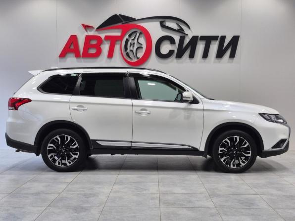 Mitsubishi Outlander III Рестайлинг 3 с пробегом 2021 года, цена 3 655 000 рублей, 27052 км, внедорожник, Автокод Объявления