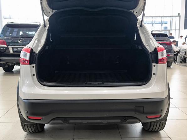 Nissan Qashqai II с пробегом 2017 года, цена 1 650 000 рублей, 129885 км, внедорожник, Автокод Объявления