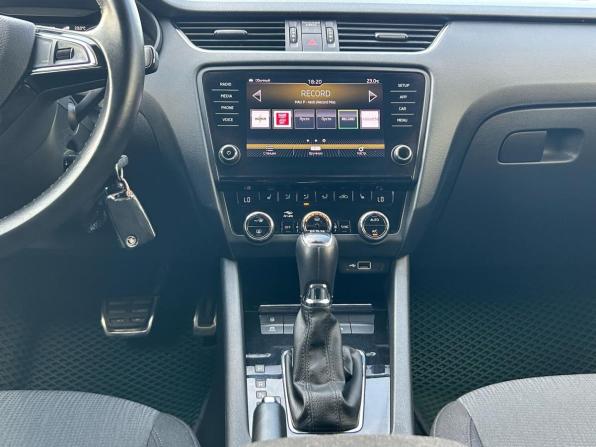 Skoda Octavia III (A7) Рестайлинг с пробегом 2019 года, цена 2 245 000 рублей, 114759 км, лифтбек, Автокод Объявления