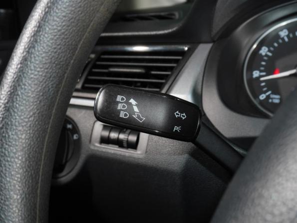 Skoda Rapid I с пробегом 2015 года, цена 979 000 рублей, 118339 км, лифтбек, Автокод Объявления