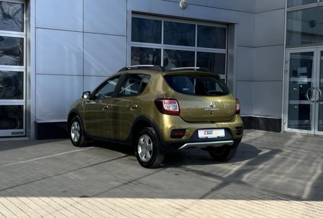 Renault Sandero II с пробегом 2015 года, цена 820 000 рублей, 177812 км, хэтчбек, Автокод Объявления