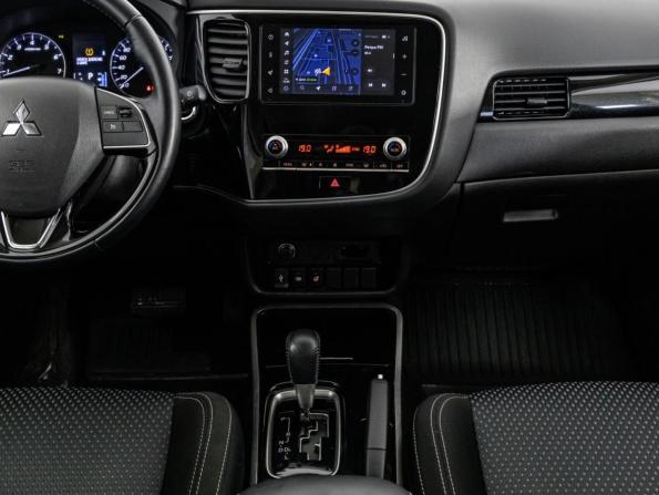 Mitsubishi Outlander III Рестайлинг 3 с пробегом 2021 года, цена 2 649 000 рублей, 35543 км, внедорожник, Автокод Объявления