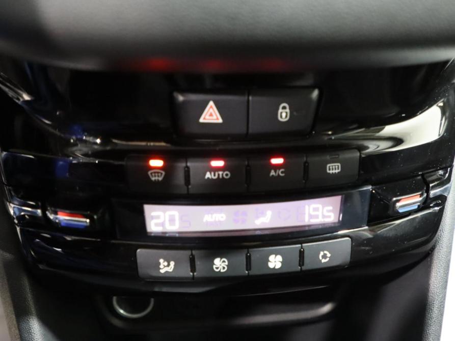 Peugeot 208 I Санкт-Петербург  - изображение 15