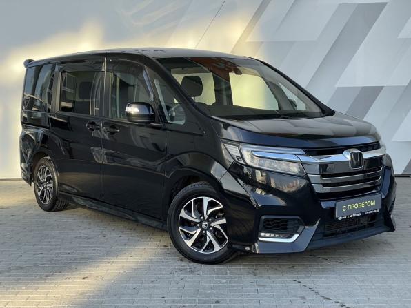 Honda Stepwgn V Рестайлинг с пробегом 2018 года, цена 2 210 000 рублей, 144180 км, минивэн, Автокод Объявления