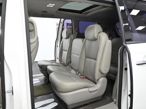 Kia Carnival III с пробегом 2016 года, цена 1 949 000 рублей, 228000 км, минивэн, Автокод Объявления