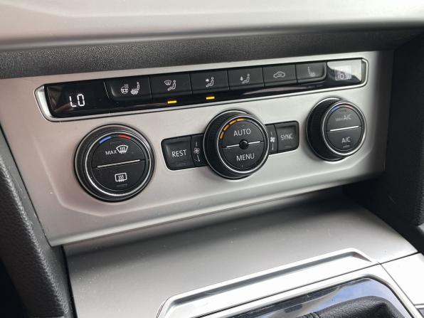 Volkswagen Passat B8 с пробегом 2016 года, цена 1 698 000 рублей, 150611 км, седан, Автокод Объявления
