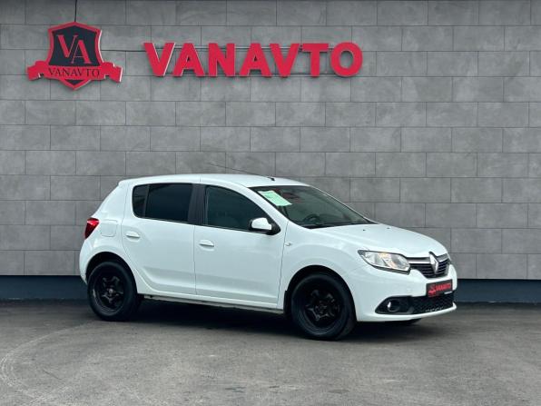 Renault Sandero II с пробегом 2018 года, цена 890 000 рублей, 63213 км, хэтчбек, Автокод Объявления