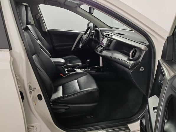 Toyota RAV4 IV (XA40) Рестайлинг с пробегом 2018 года, цена 2 125 000 рублей, 205780 км, внедорожник, Автокод Объявления