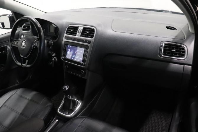 Volkswagen Polo V Рестайлинг с пробегом 2017 года, цена 1 042 000 рублей, 109365 км, седан, Автокод Объявления