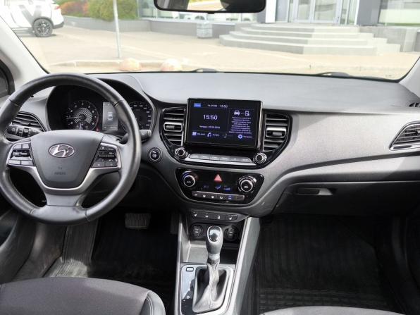 Hyundai Solaris II Рестайлинг с пробегом 2022 года, цена 1 625 000 рублей, 44618 км, седан, Автокод Объявления