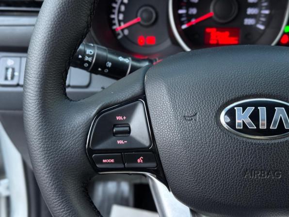 Kia Rio III с пробегом 2013 года, цена 785 000 рублей, 93800 км, хэтчбек, Автокод Объявления