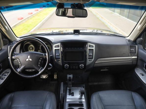 Mitsubishi Pajero IV Рестайлинг 2 с пробегом 2018 года, цена 2 399 777 рублей, 153182 км, внедорожник, Автокод Объявления