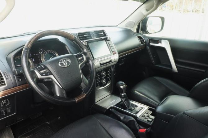 Toyota Land Cruiser Prado 150 Series Рестайлинг 2 с пробегом 2018 года, цена 3 879 000 рублей, 268276 км, внедорожник, Автокод Объявления