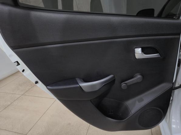 Kia Rio III Рестайлинг с пробегом 2016 года, цена 695 000 рублей, 277699 км, седан, Автокод Объявления
