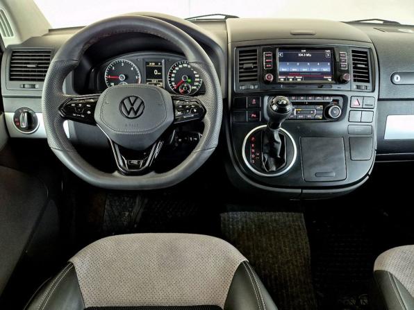Volkswagen Multivan T5 Рестайлинг с пробегом 2012 года, цена 1 950 000 рублей, 437114 км, минивэн, Автокод Объявления