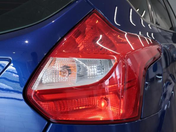 Ford Focus III с пробегом 2015 года, цена 950 000 рублей, 150247 км, седан, Автокод Объявления