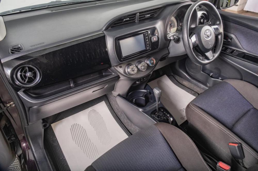 Toyota Vitz III (XP130) Рестайлинг Томск  - изображение 16