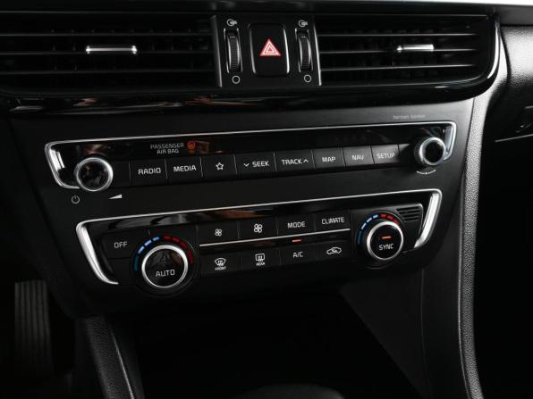 Kia Optima IV Рестайлинг с пробегом 2018 года, цена 2 099 000 рублей, 136787 км, седан, Автокод Объявления