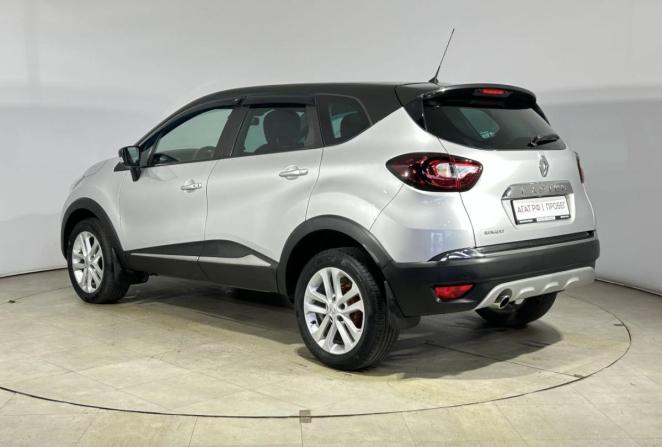 Renault Kaptur I с пробегом 2017 года, цена 1 350 000 рублей, 110295 км, внедорожник, Автокод Объявления