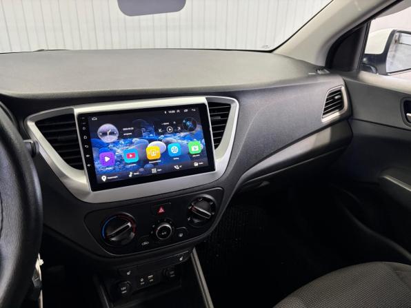 Hyundai Solaris II с пробегом 2018 года, цена 997 000 рублей, 189188 км, седан, Автокод Объявления