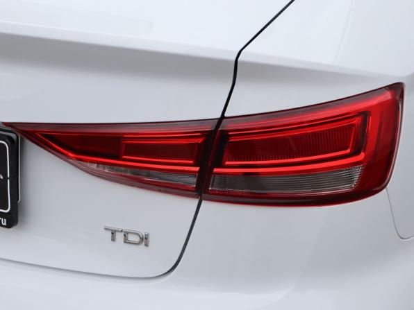 Audi A3 III (8V) Рестайлинг с пробегом 2018 года, цена 1 999 000 рублей, 118225 км, седан, Автокод Объявления