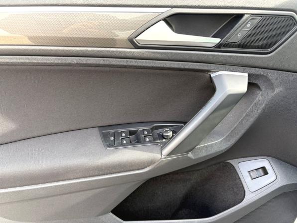 Volkswagen Tiguan II с пробегом 2019 года, цена 2 550 000 рублей, 138000 км, внедорожник, Автокод Объявления