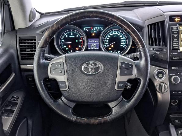 Toyota Land Cruiser 200 Series с пробегом 2011 года, цена 2 990 000 рублей, 291786 км, внедорожник, Автокод Объявления