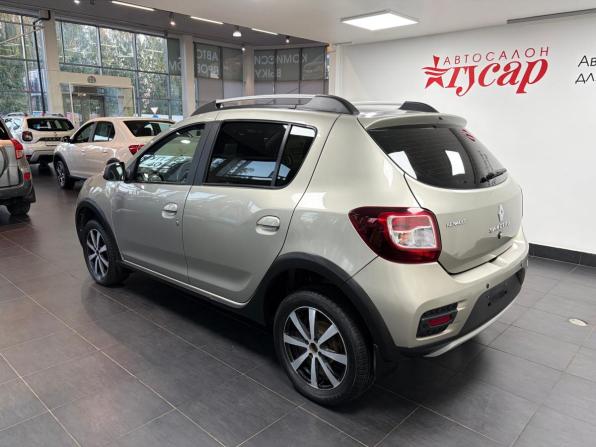 Renault Sandero II с пробегом 2018 года, цена 946 000 рублей, 43500 км, хэтчбек, Автокод Объявления